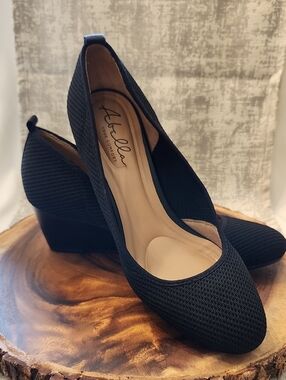 Abella True Comfort Black Wedge Pumps for Women Sz 9